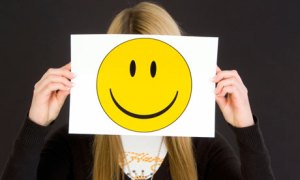 girl-with-smiley-face-mas-003